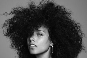 Alicia Keys Makeup Free Moments - Lead 2017