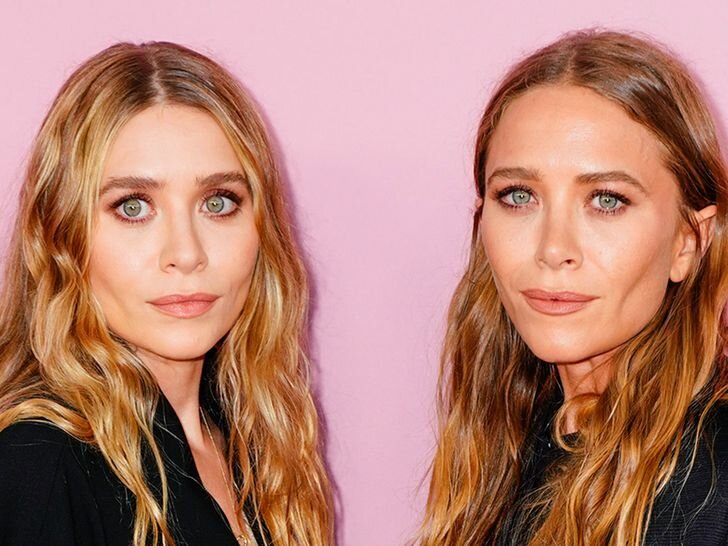 mary-kate and ashley olsen attend the CFDA Fashion Awards
