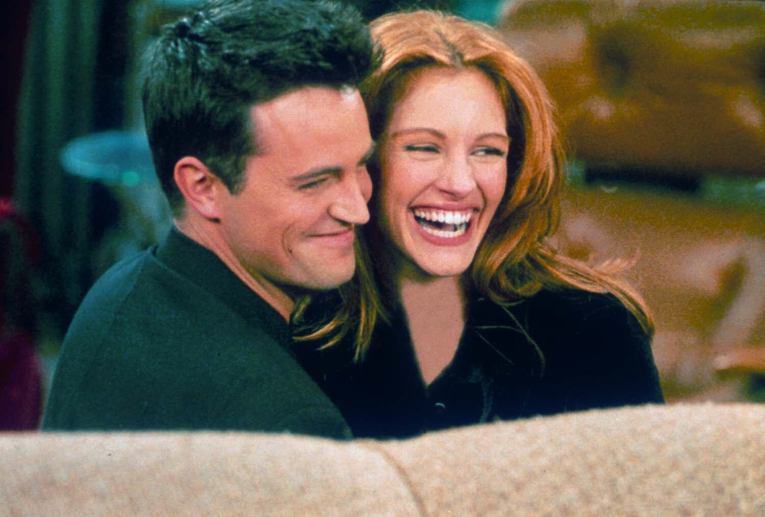 Matthew Perry and Julia Roberts Hug and Smile On Set of 'Friends'