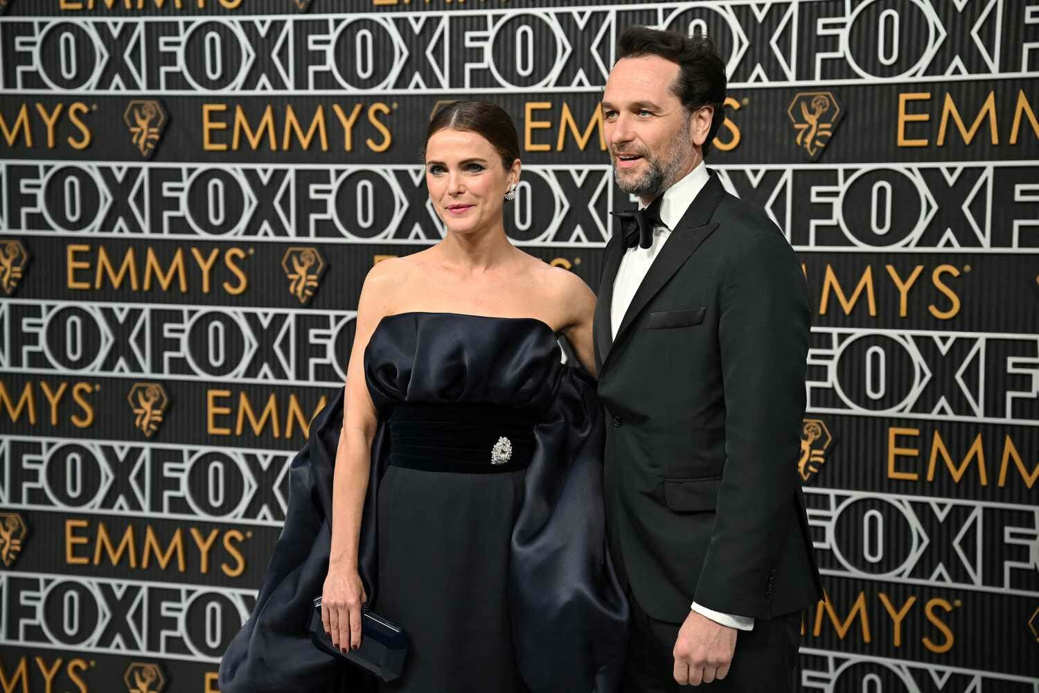  Keri Russell and Matthew Rhys walk the 2024 Emmys red carpet