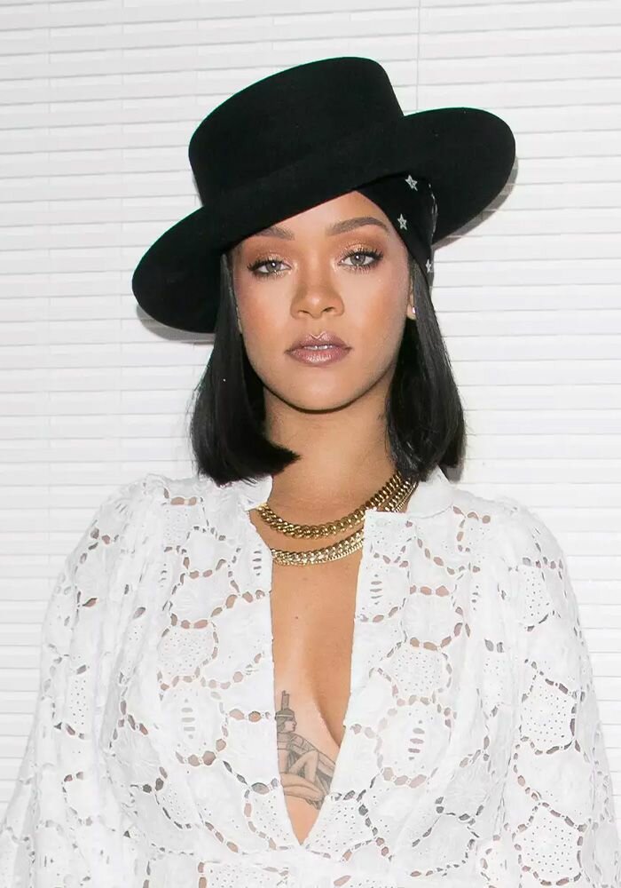 Rihanna with a French girl chic bob