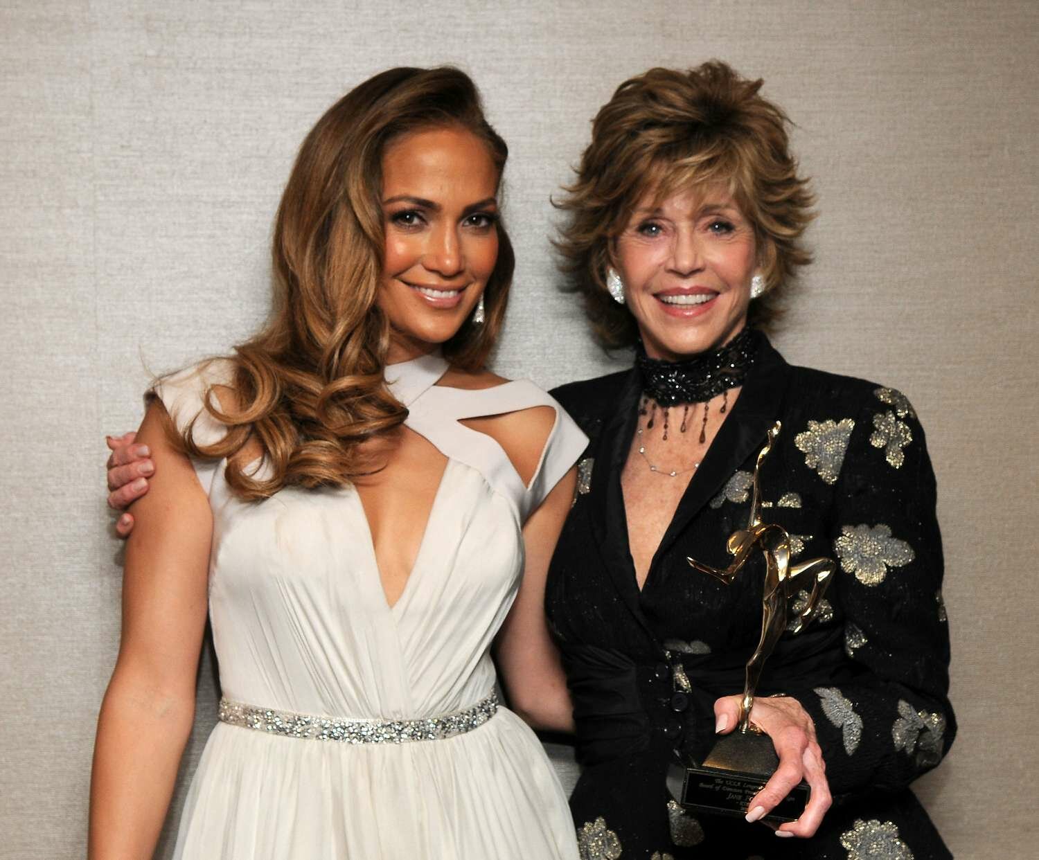 Jennifer Lopez Jane Fonda Arms Around Each Other UCLA Longevity Center ICON Awards 2011