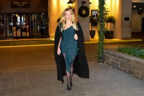 Sydney Sweeney wears tights and shoes