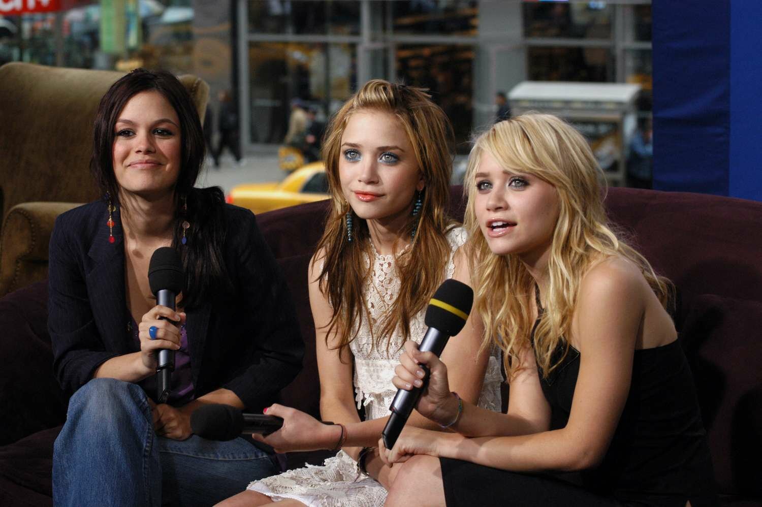 Mary-Kate Olsen, Ashley Olsen and Rachel Bilson Visit MTV's "TRL"